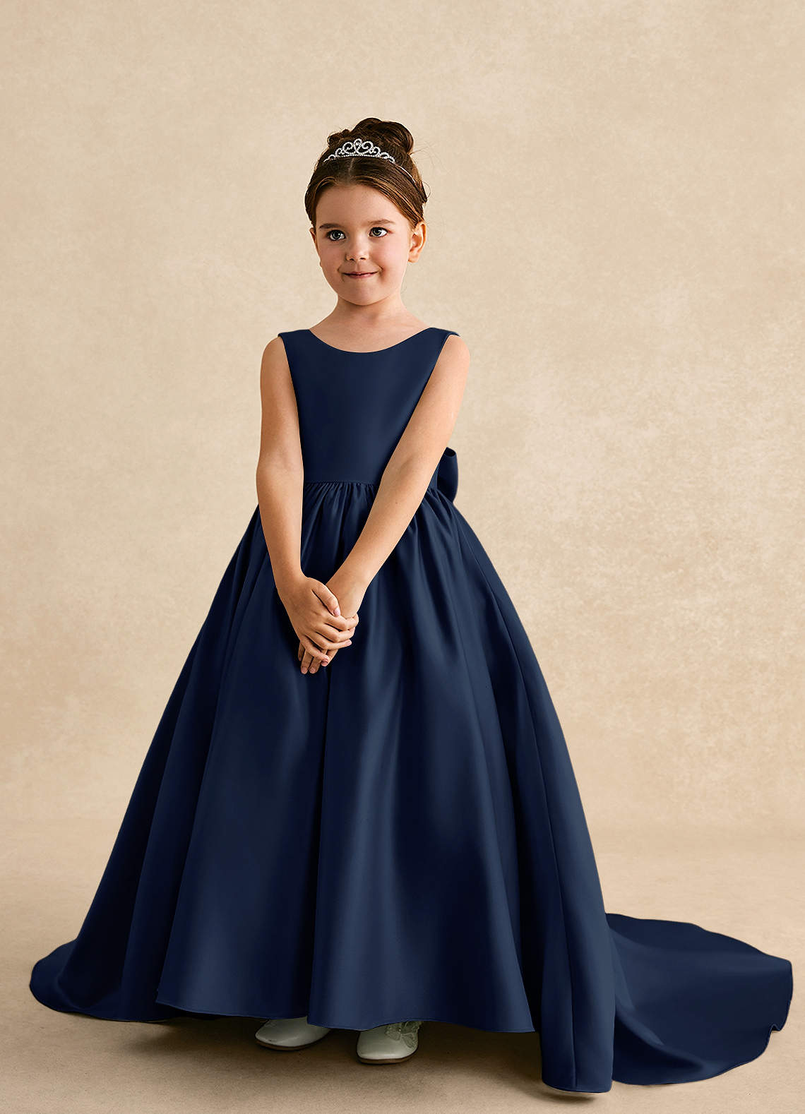 Azazie Mimia Robe Demoiselle D'honneur Fillette Robe Trapèze en Mat Satiné Arc Bleu Marine Foncé image2