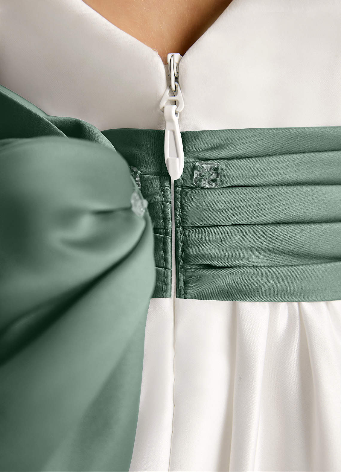 Azazie Sosie Blumenmädchenkleider A-Linie Plissee Matte Satin Kleid Elfenbein Eukalyptus image5