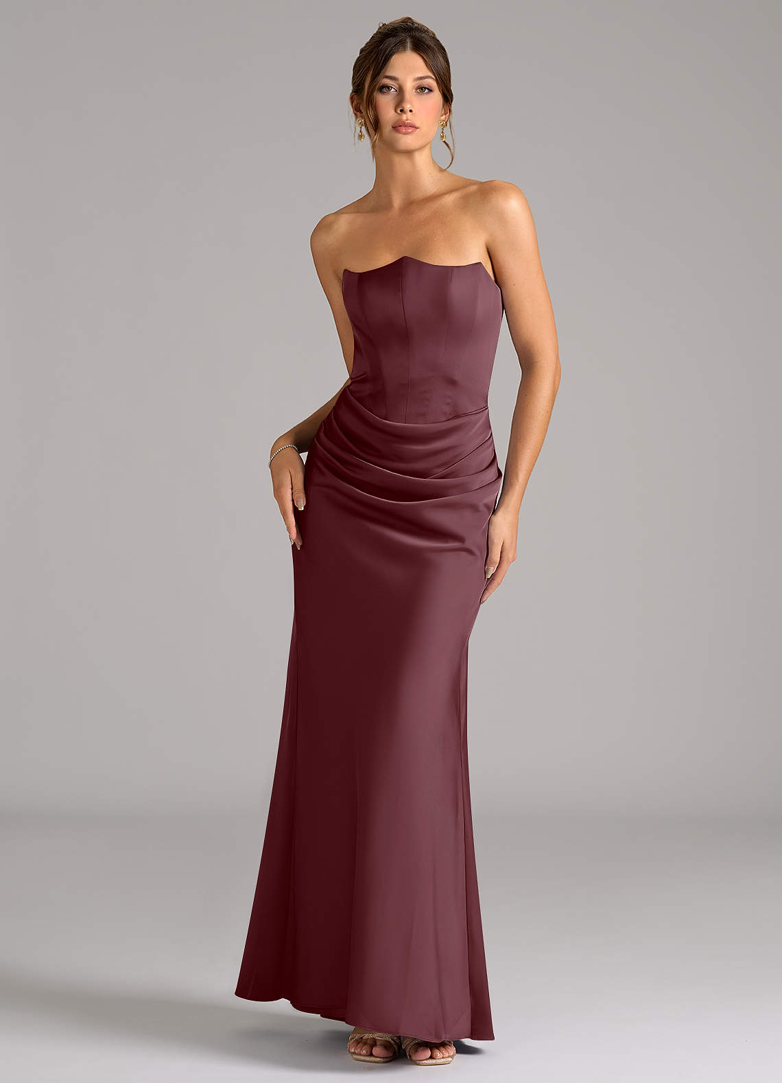 Azazie Debby Jurken voor bruidsmeisjes Converteerbaar Jurk van Stretch Satijn met Zeemeermin Strapless Sangria image1