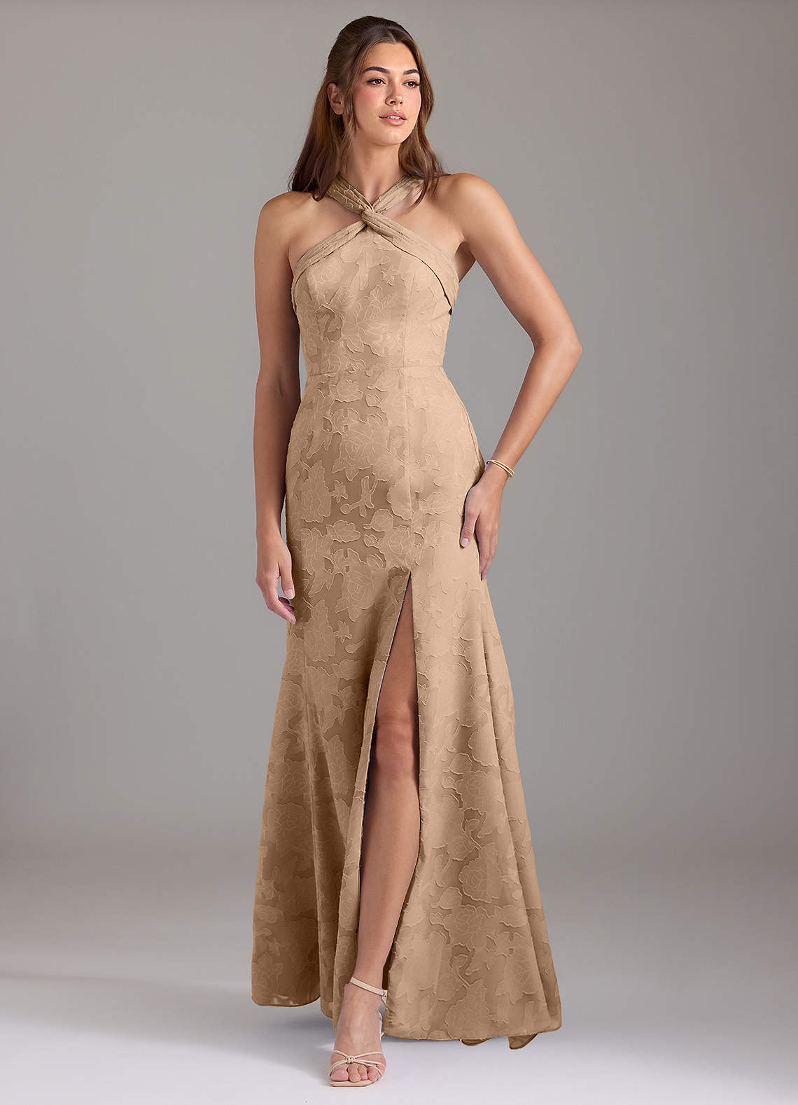 Azazie Rue Abiti da Damigella Abito A-Line in Burnout Floreale Plissettato Champagne image1