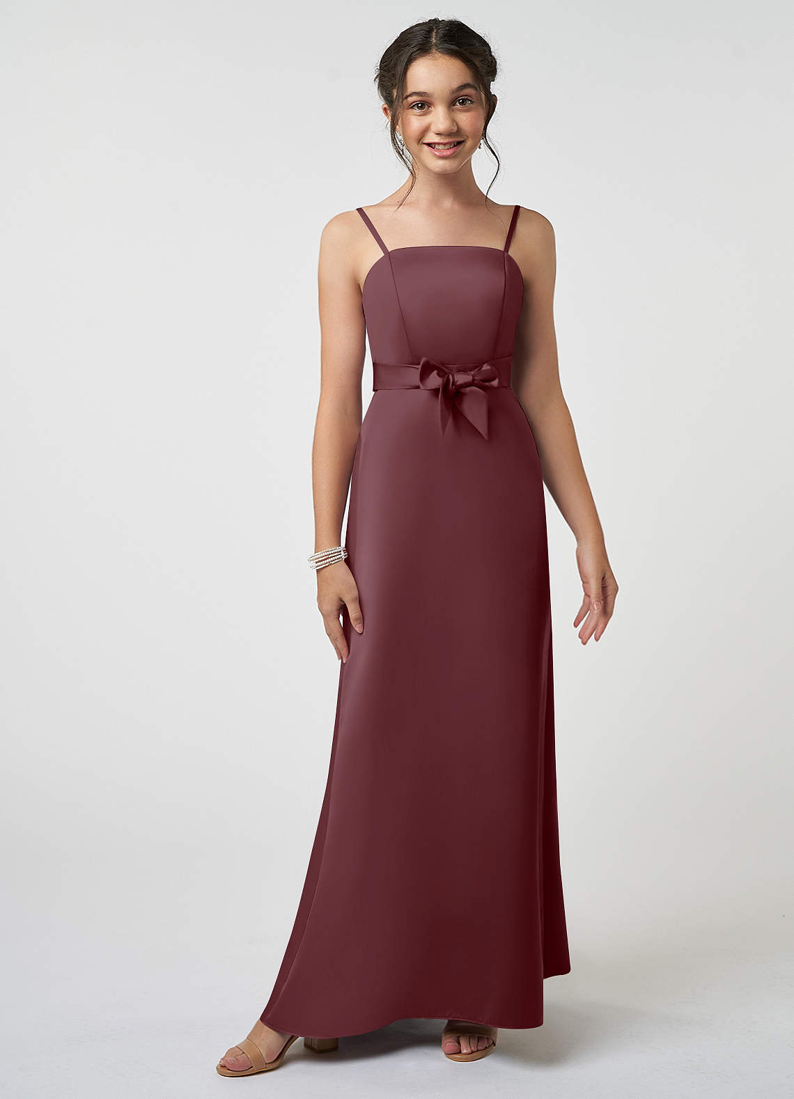 Azazie Anina Junior Robe Trapèze en Satin extensible Arc Sangria image1