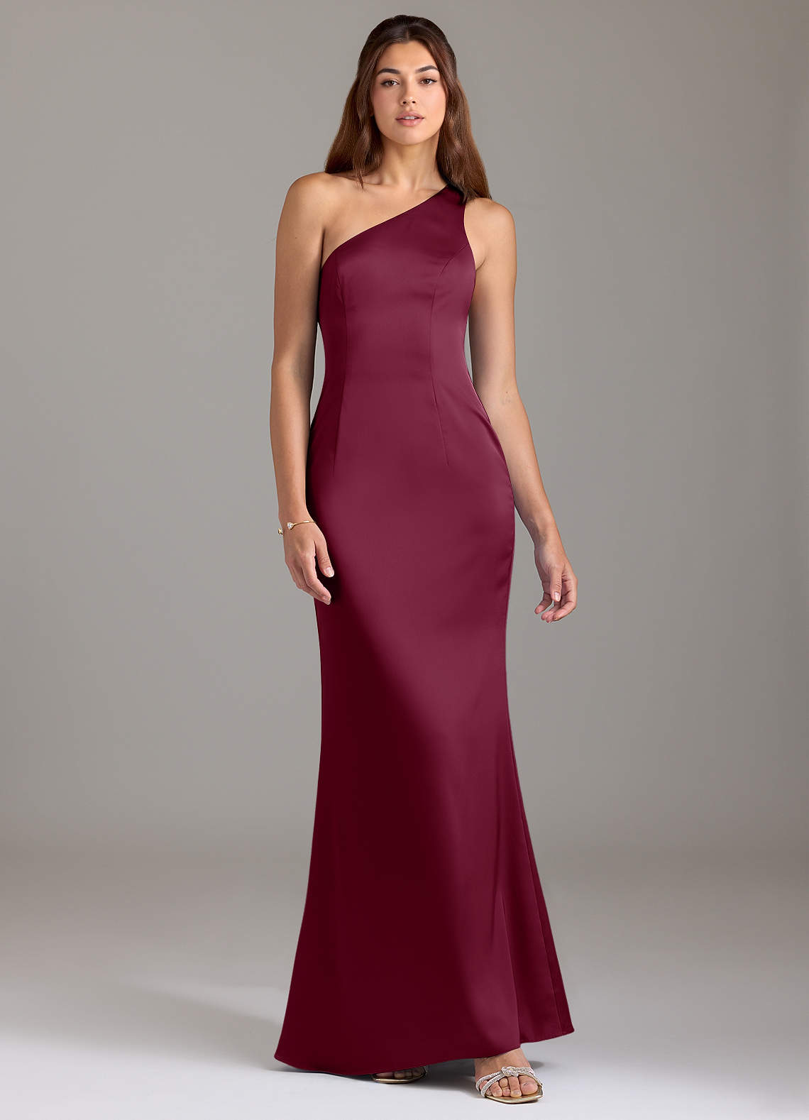 Azazie Arleth Robes de demoiselle d'honneur Robe Trapèze en Satin extensible Ue épaule Mûre image1