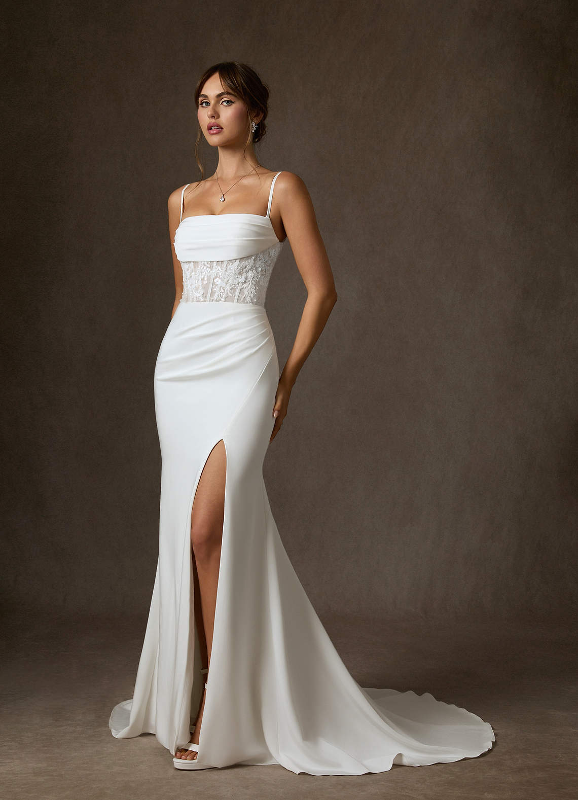 Azazie Alyce Robes de mariée Robe Sirène en Crêpe Dos Satin Épaule décolletée Blanc De Diamant image5