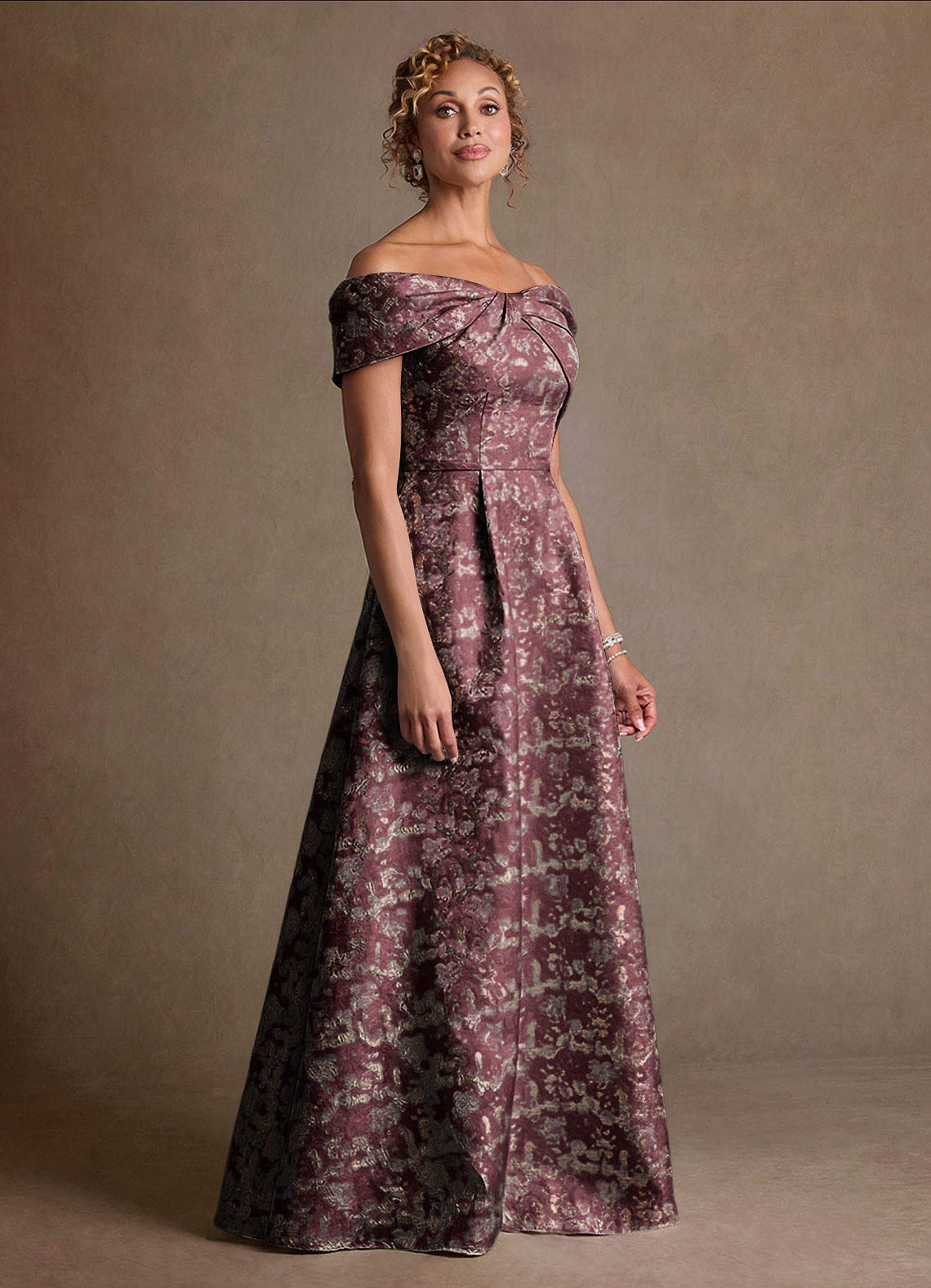Azazie Harriett Klänningar till brudens mor Klä A-Line i Blommig Jacquard Av axeln Cabernet image1