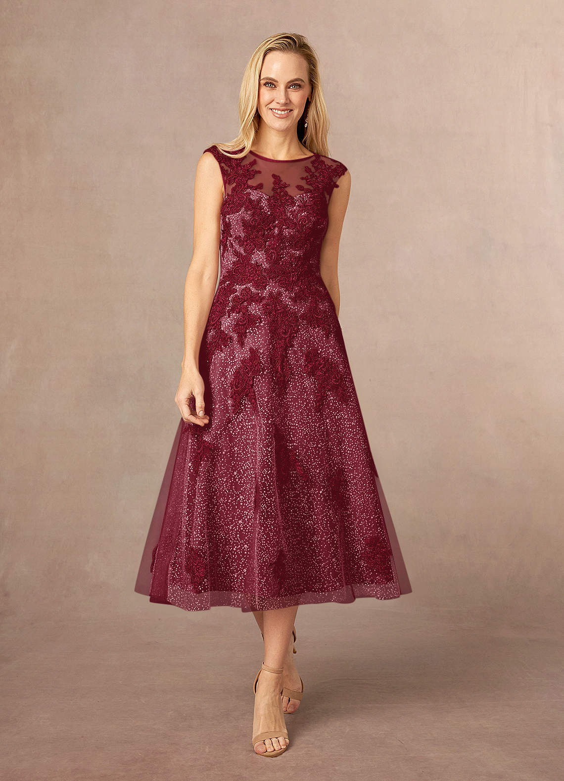 Azazie Flynn vestidos de madre de la novia Vestido de Borgoña de Tul de Corte En A con Cuello barco encaje image1
