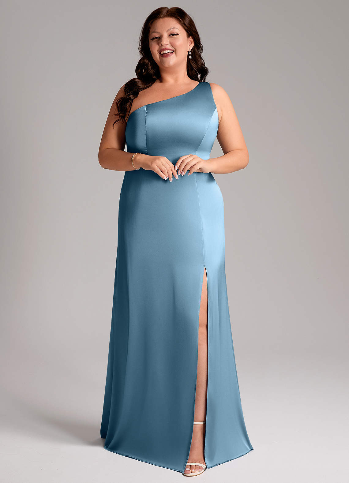 Azazie Phaedra Probar vestidos en casa Vestido de Oliva de Satén Elástico de Corte en A con Hombro unilateral image12