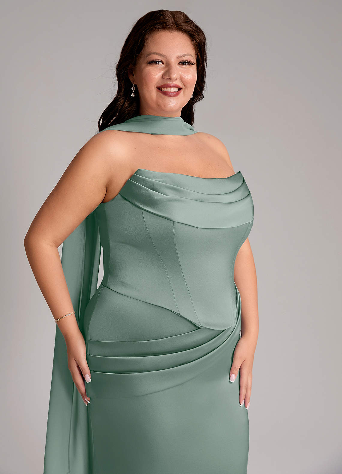 Azazie Sorrel Vestidos de damas de honor Vestido de Salvia Plateada de Satén Elástico de Corte Sirena Convertible con Sin tirantes image10