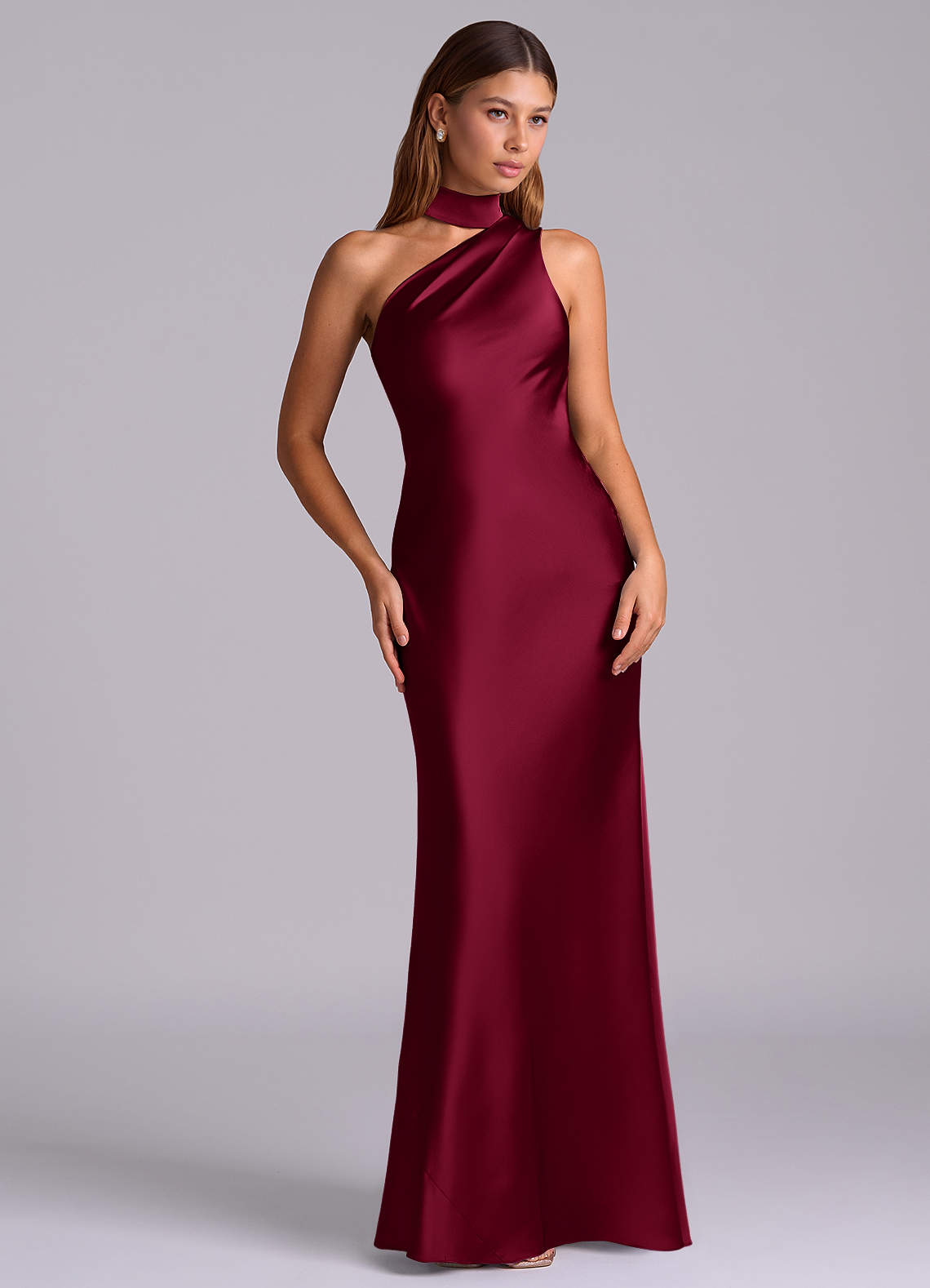 Azazie Seona Robes de demoiselle d'honneur Robe Sirène en Satin extensible Une épaule Bourgogne image6