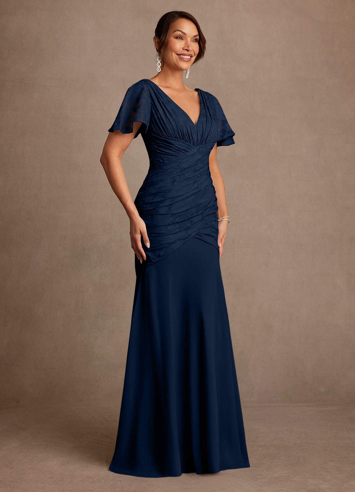 Azazie Jolene Vestidos para mãe da noiva Vestido Azul Marinho de Esgotamento Floral de sereia com Plissado image2