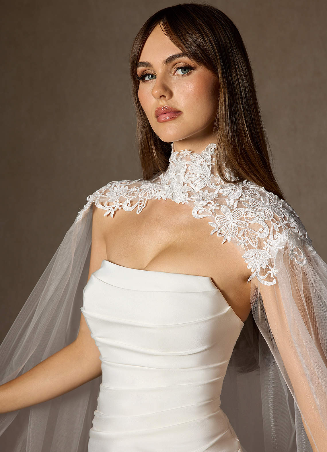 front Cape en tulle et dentelle brodée
