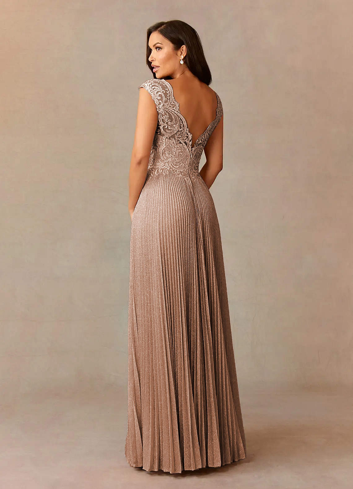 Upstudio Vandalia Mother of the Bride Dresses Dusty Rose A-Line V-Neck Shimmer Knit Dress image2