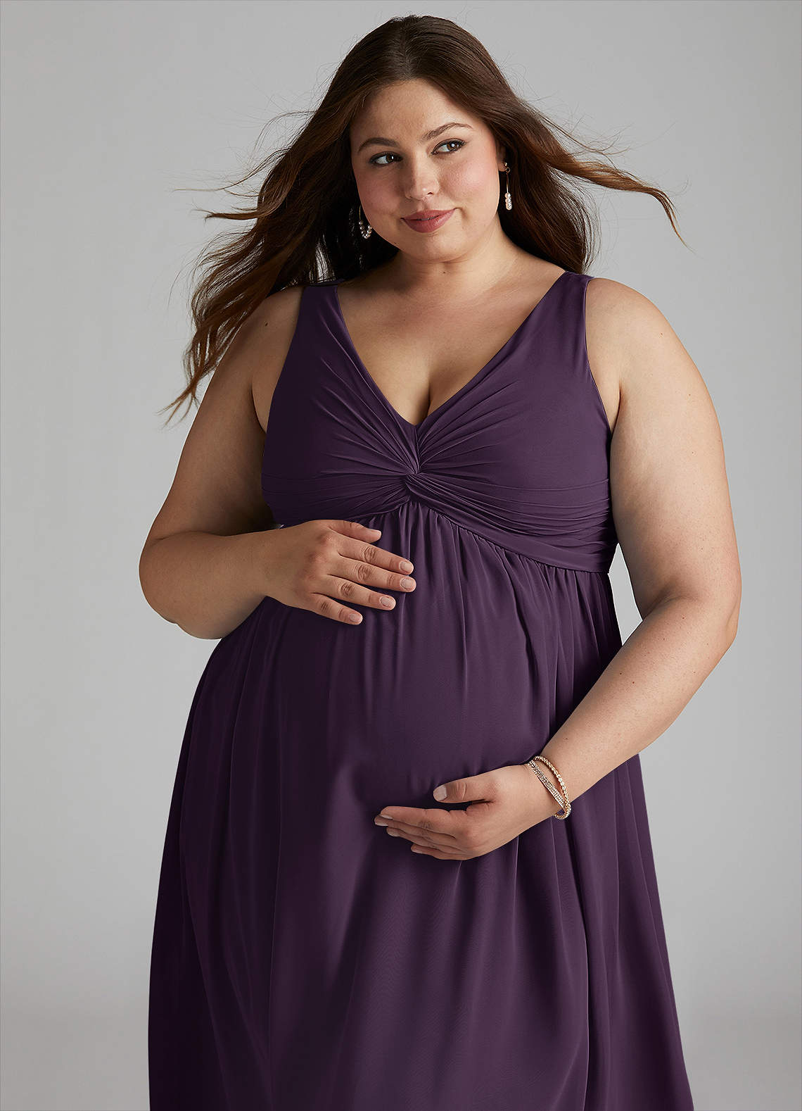 Azazie Yetta Probar vestidos en casa Vestido de Corte en A Cuello en V fruncido Hasta el suelo Gasa image7