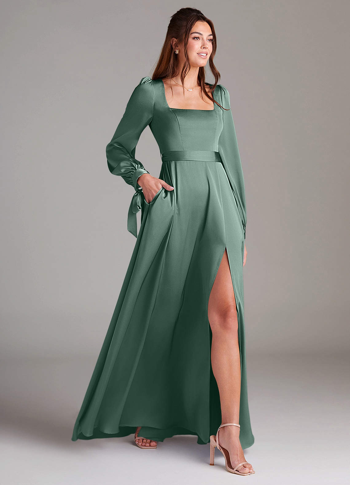 Azazie Leonia Robes de demoiselle d'honneur Robe Trapèze en Satin extensible Manche longue Eucalyptus image3