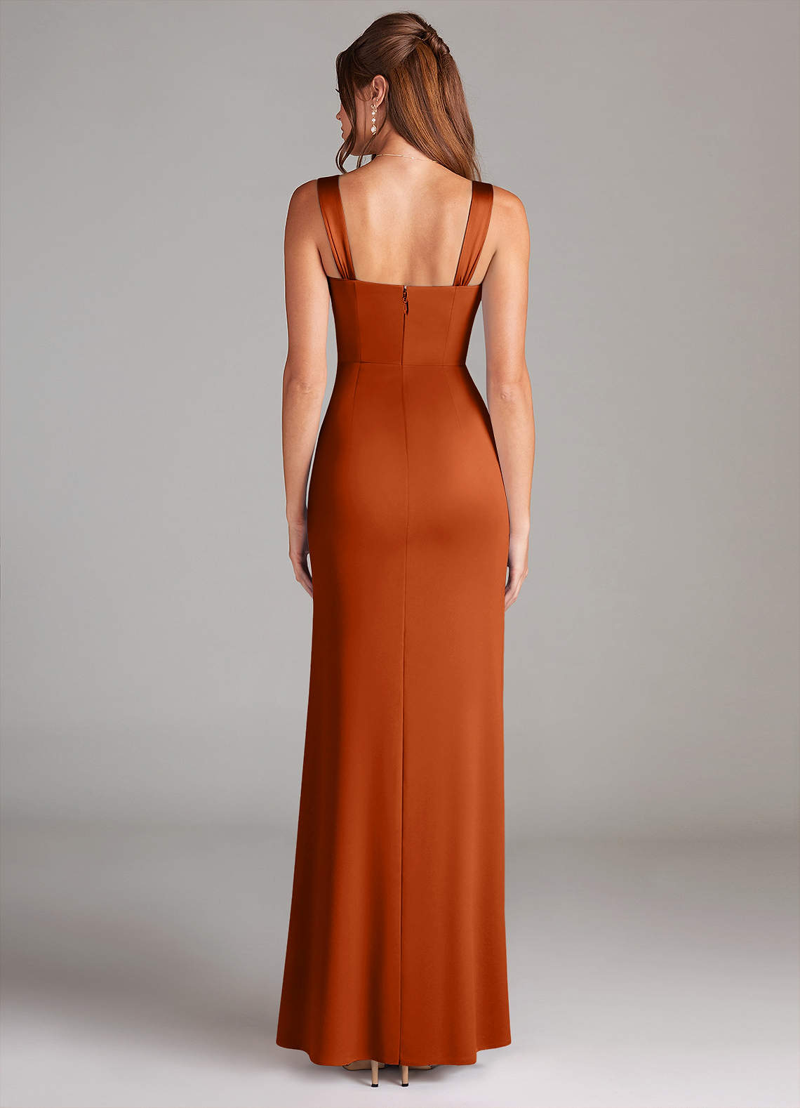 Azazie Denice Vestidos de damas de honor Vestido de Naranja Quemada de Satén Elástico de Corte Recto con Plisado image1