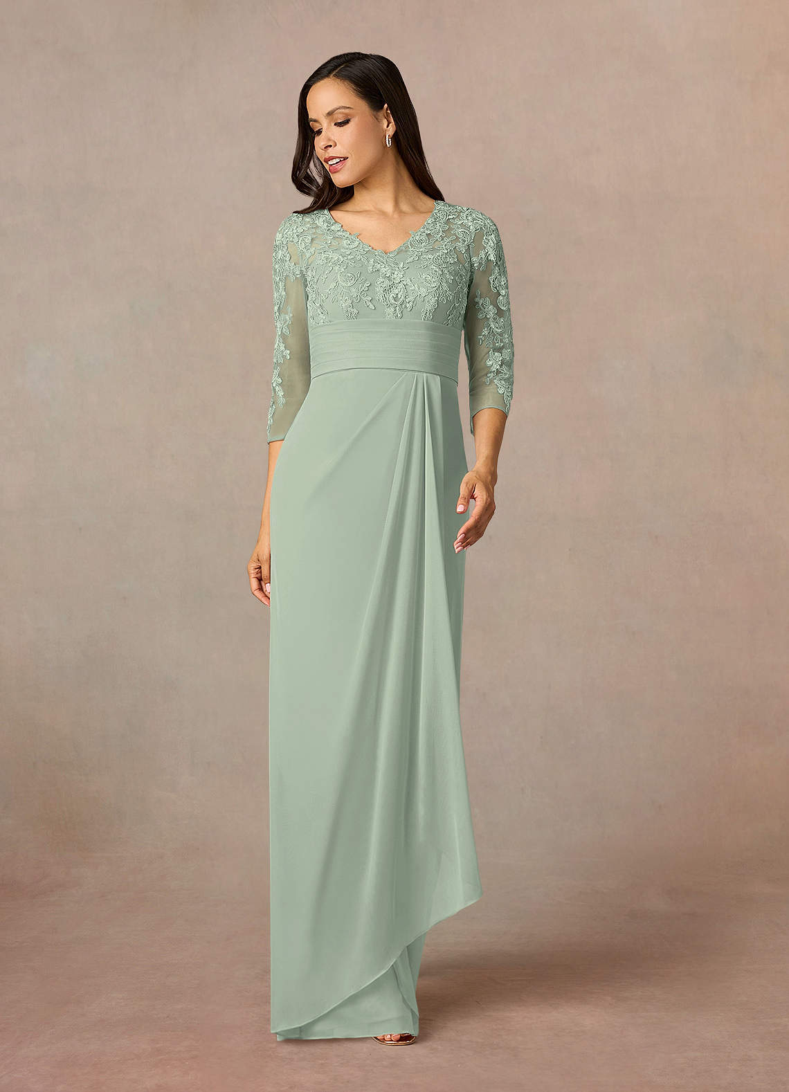 Azazie Poe Abiti per la Madre della Sposa Abito Tubino in Pizzo Verde Salvia image1