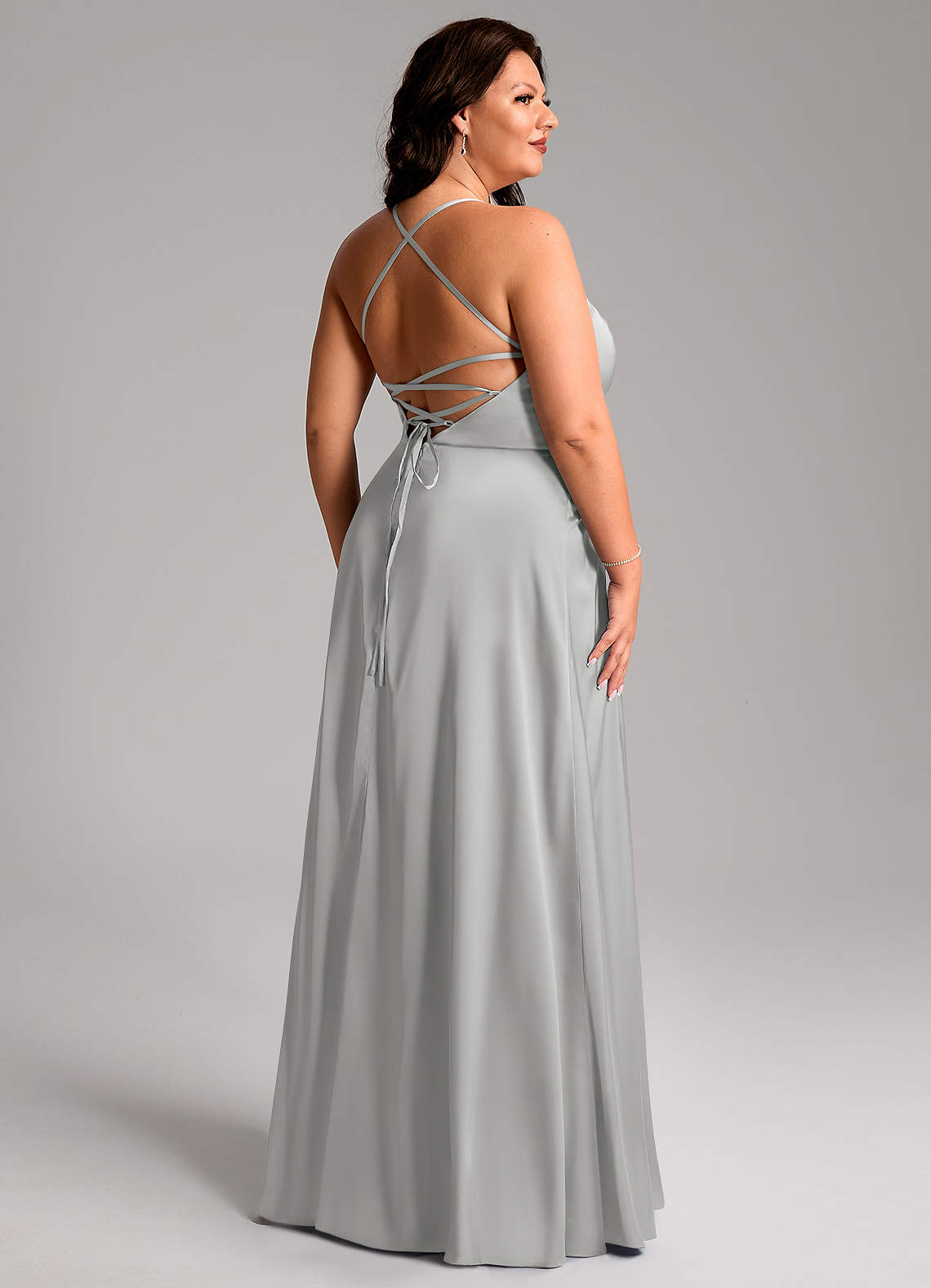 Azazie Mei Vestidos de madrinha de casamento Vestido Prata de Cetim elástico de Linha A image10