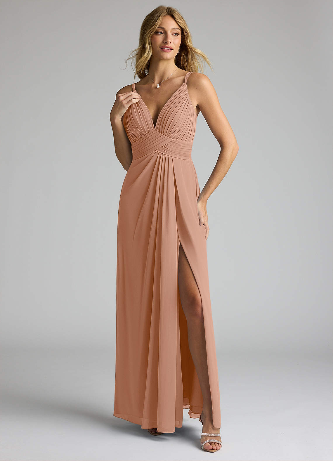 Azazie Maren Allure Abiti da Damigella Abito A-Line in Chiffon con Scollo a V in Pizzo Champagne Rosa image1