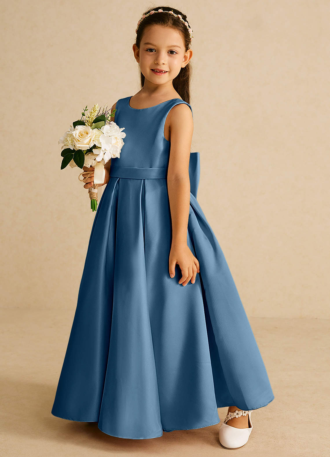 Azazie Pipsy Robe Demoiselle D'honneur Fillette Robe Trapèze en Mat Satiné Arc Bermude image1