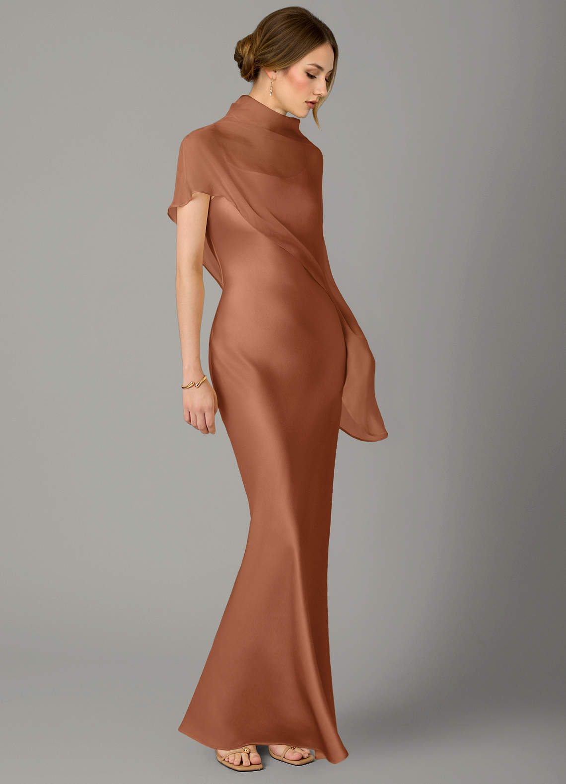Azazie Jaleesa Robes de demoiselle d'honneur Robe Trapèze en Satin extensible Col Haut Bronze image2