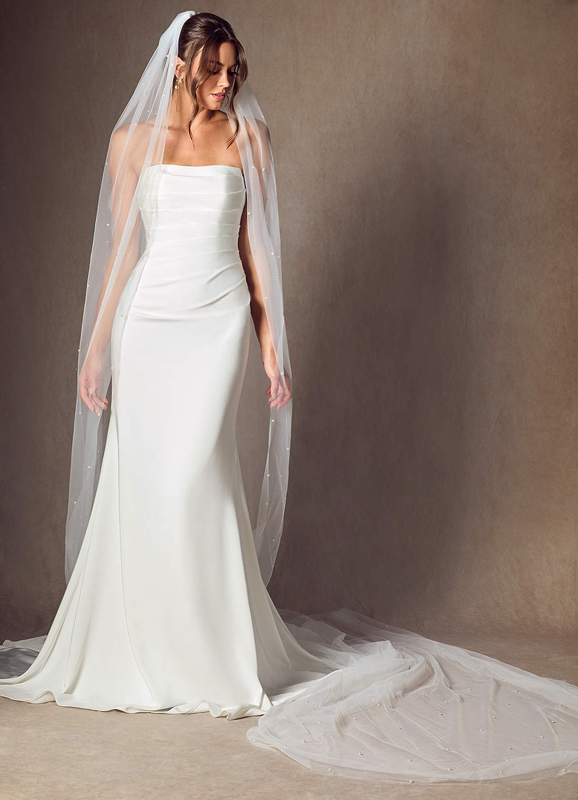 front Jenna Pearl Royal Cathedral Length Veil