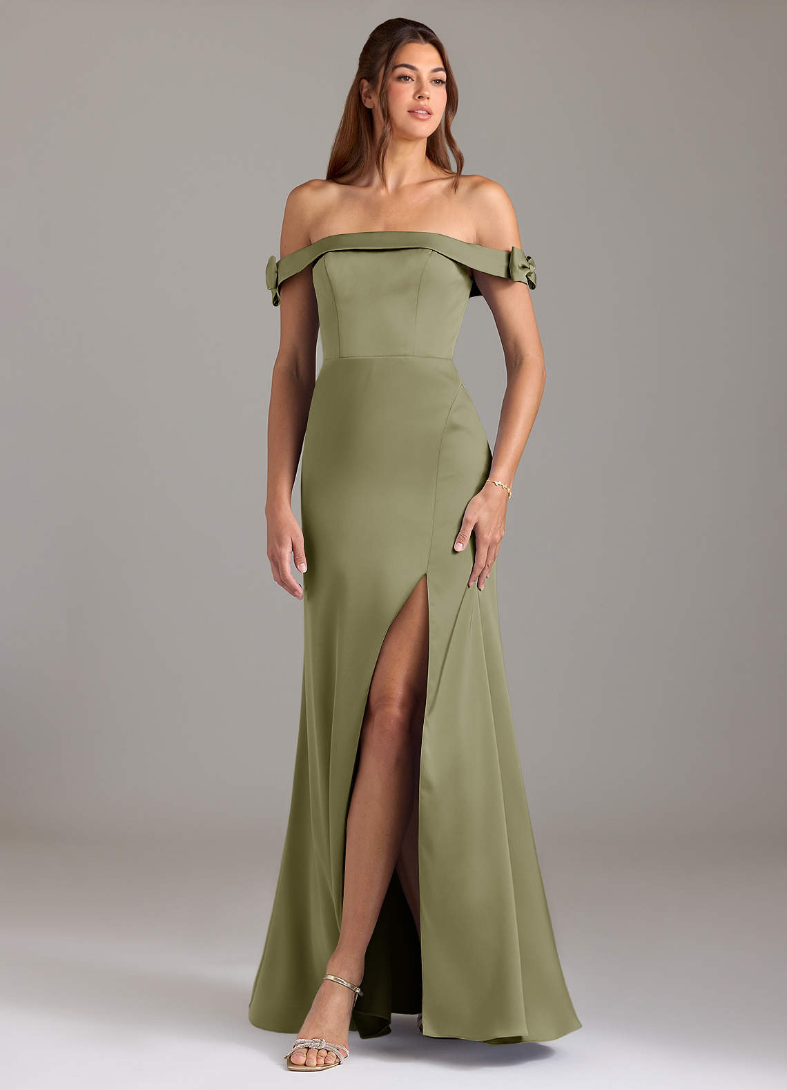 Azazie Zayla Vestidos de damas de honor Vestido de Pistacho de Satén Elástico de Corte en A Convertible con Vestidos sin tirantes image1
