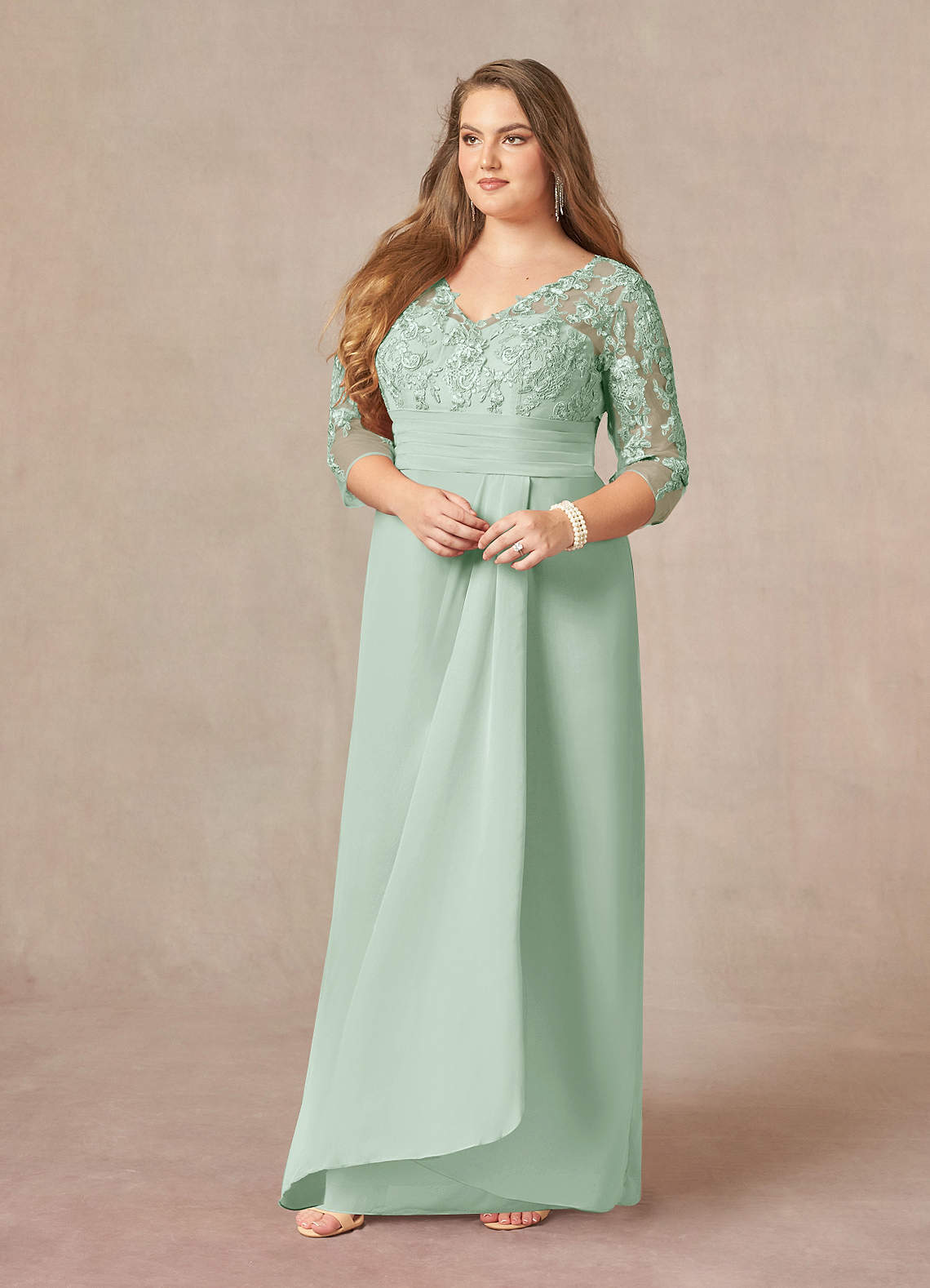 ドレス Azazie Joan Agave Sheath V-Neck Lace Chiffon Dress Ready to Ship