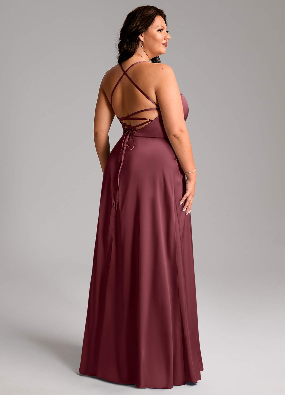 Azazie Mei Essayer des robes à la maison Robe Trapèze en Satin extensible Col en V Noir image10