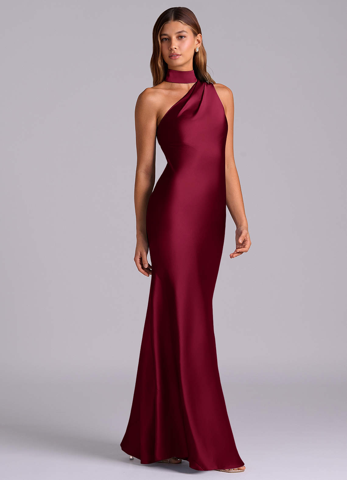 Azazie Seona Robes de demoiselle d'honneur Robe Sirène en Satin extensible Une épaule Bourgogne image4