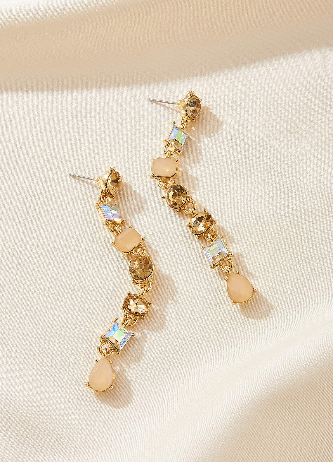 front Pendientes colgantes de cristal iridiscente de oro rosa