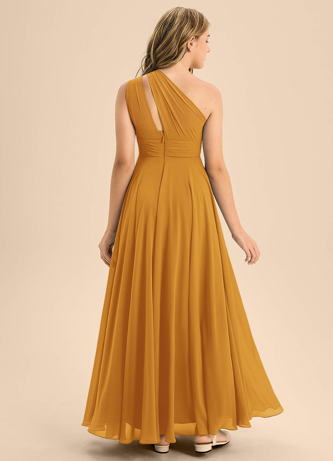 Azazie Charlize Junior Vestido Caramelo de Chiffon de Linha A com Plissado image1