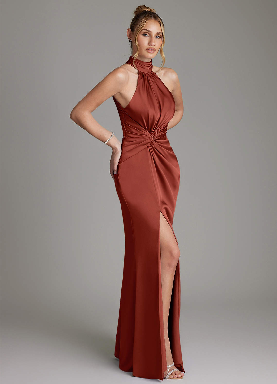 Azazie Gracelynn Vestidos de madrinha de casamento Vestido Terracota de Cetim elástico de Bainha com Plissado image6