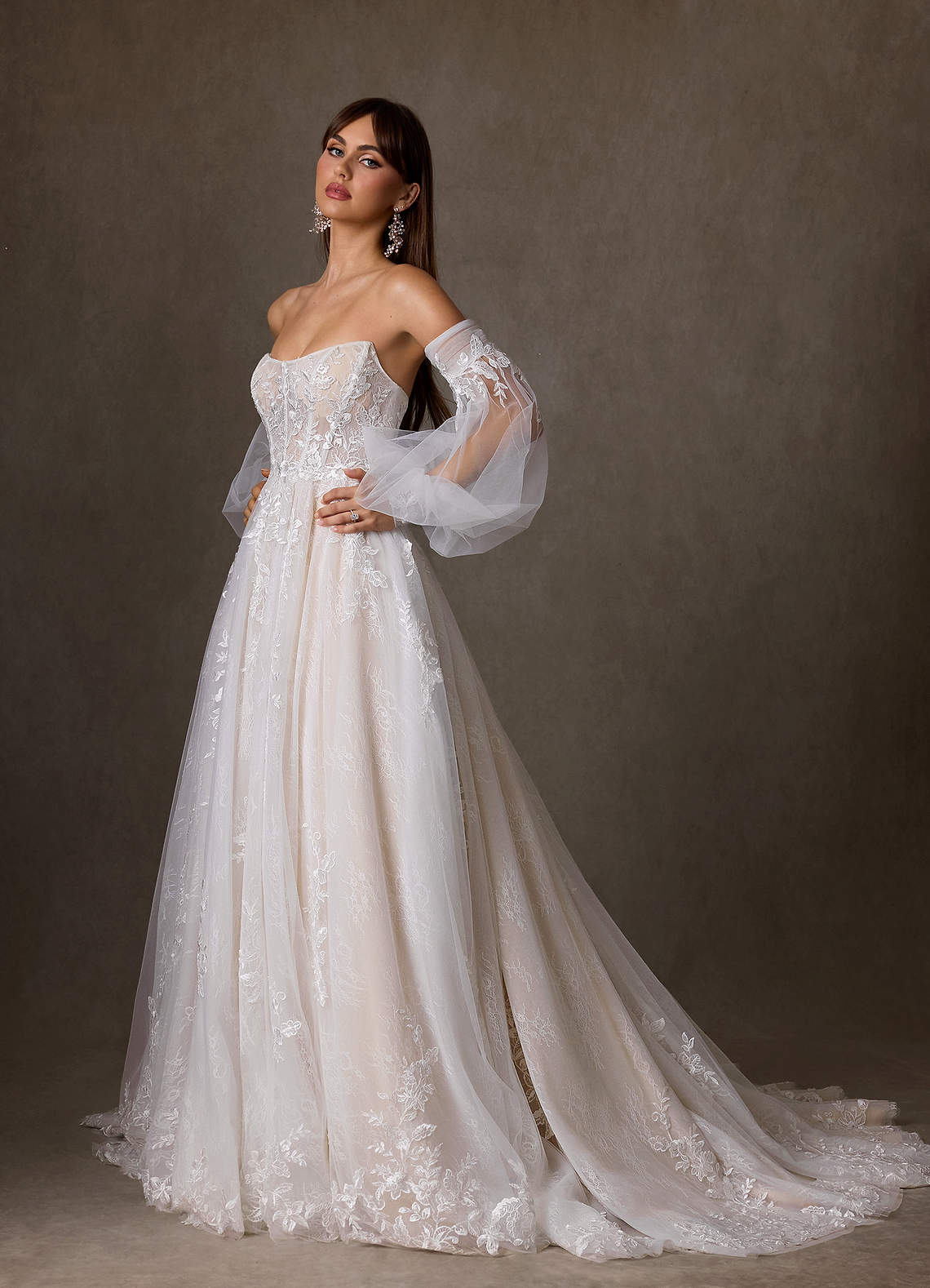 Azazie Elowyn Trouwjurken Jurk van Kant met Baljurk Strapless Diamant Wit Champagne image5