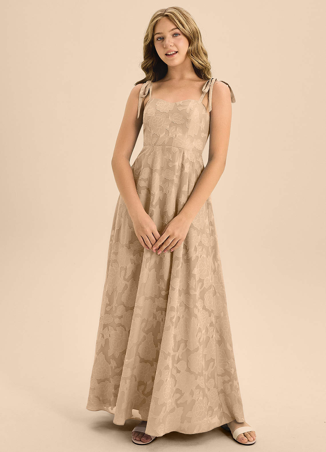 Azazie Rosey Junior Abito A-Line in Burnout Floreale Scollo a Cuore Champagne image1