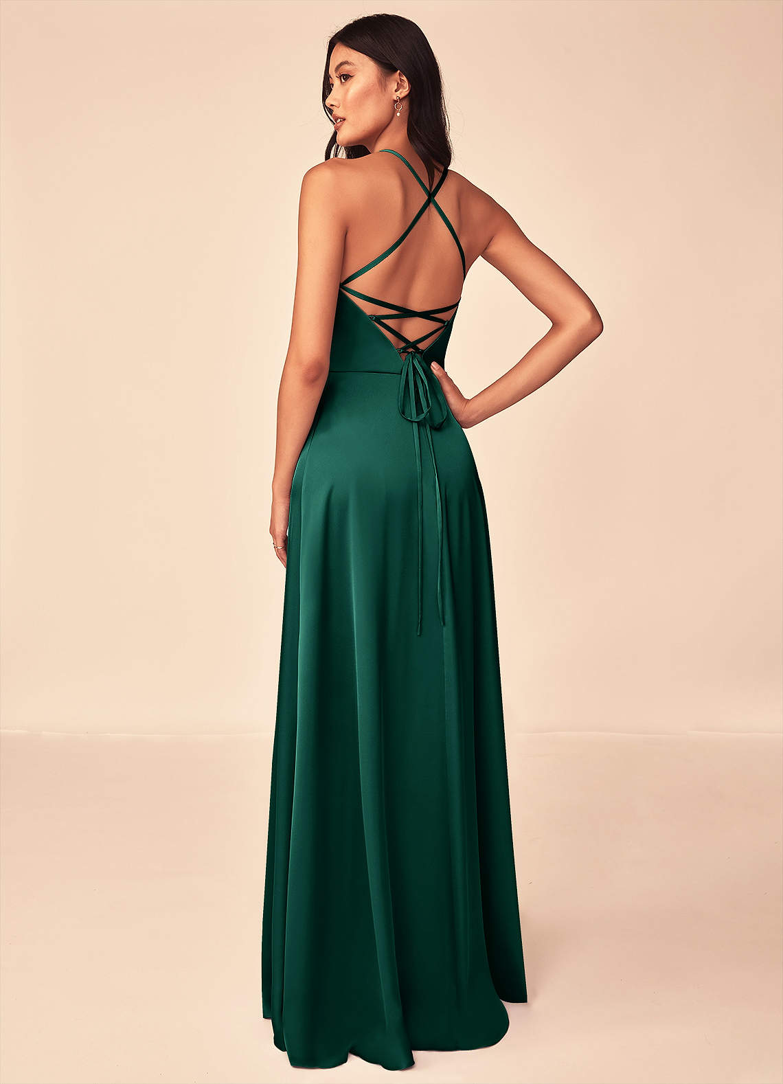 Azazie Mei Brudtärnklänningar Klänning av A-Linje i Stretch Satin V-ringning Smaragdgrön image1