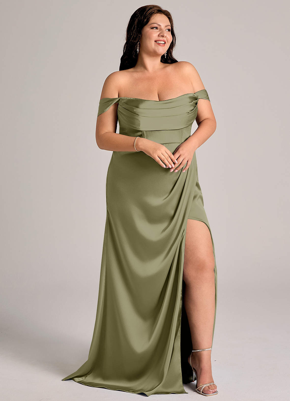 Azazie Johana Robes de demoiselle d'honneur Robe Sirène Convertible en Satin extensible Épaule décolletée Pistache image10