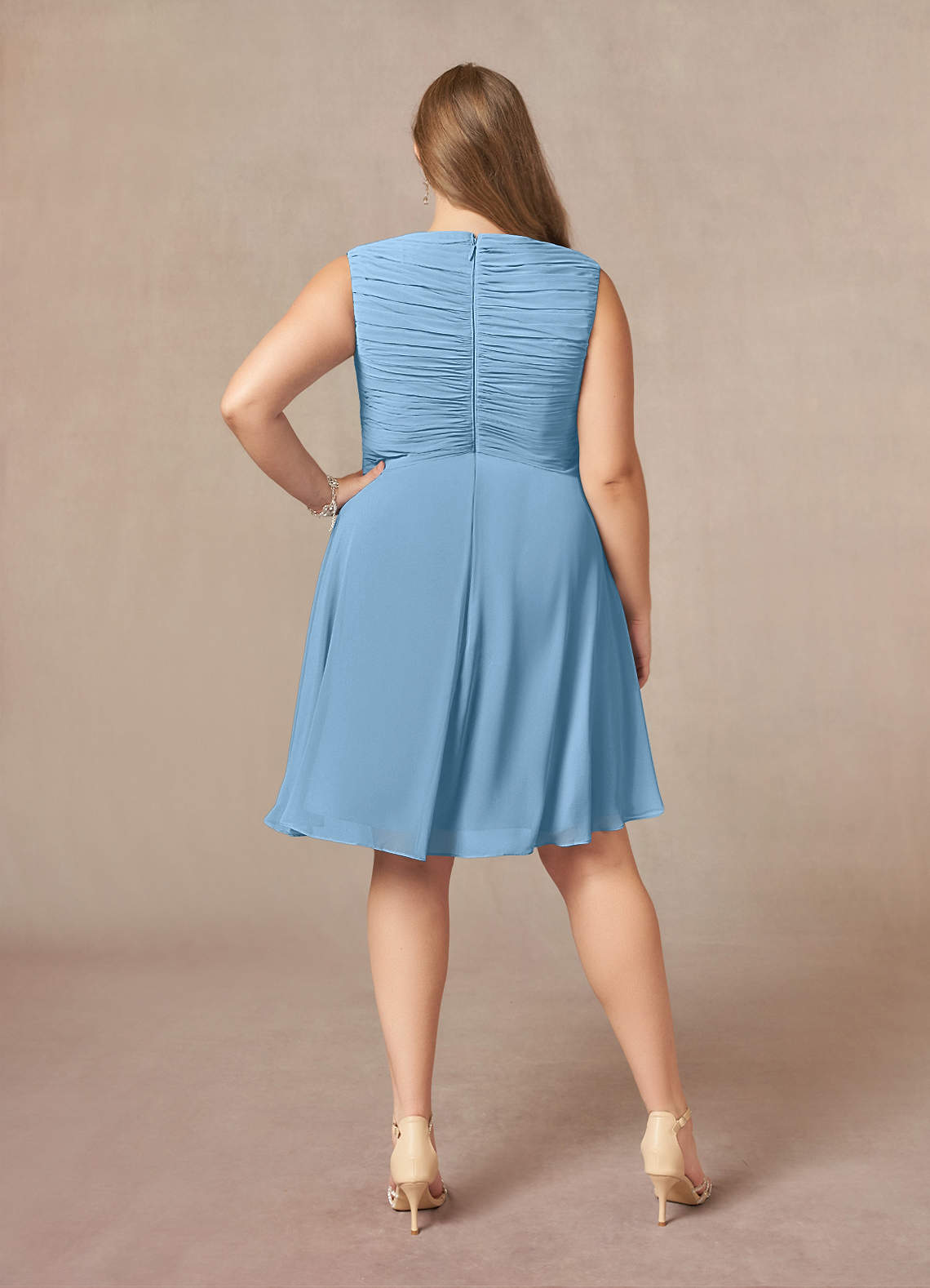 Azazie Theron Mère de la mariée Robes Robe Trapèze en Mousseline de soie Col V plissé Acier Bleuté image6
