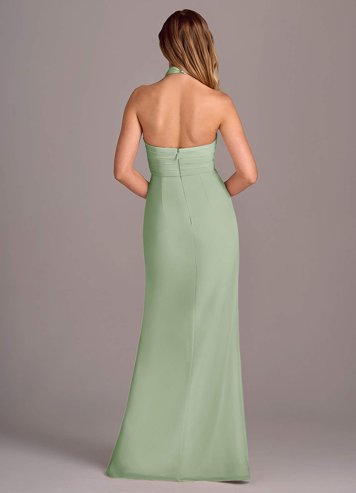 Azazie Jemma Vestidos de damas de honor Vestido de Salvia Polvorienta de Gasa de Corte Recto con Plisado image1