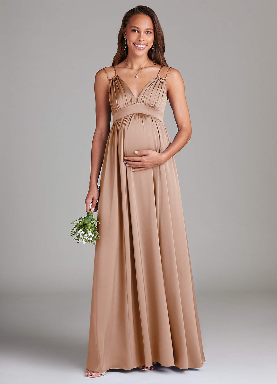 Azazie Emree vestidos de dama de honor de maternidad Vestido de Corte En A Con bolsillos Hasta el suelo Satén Elástico image1