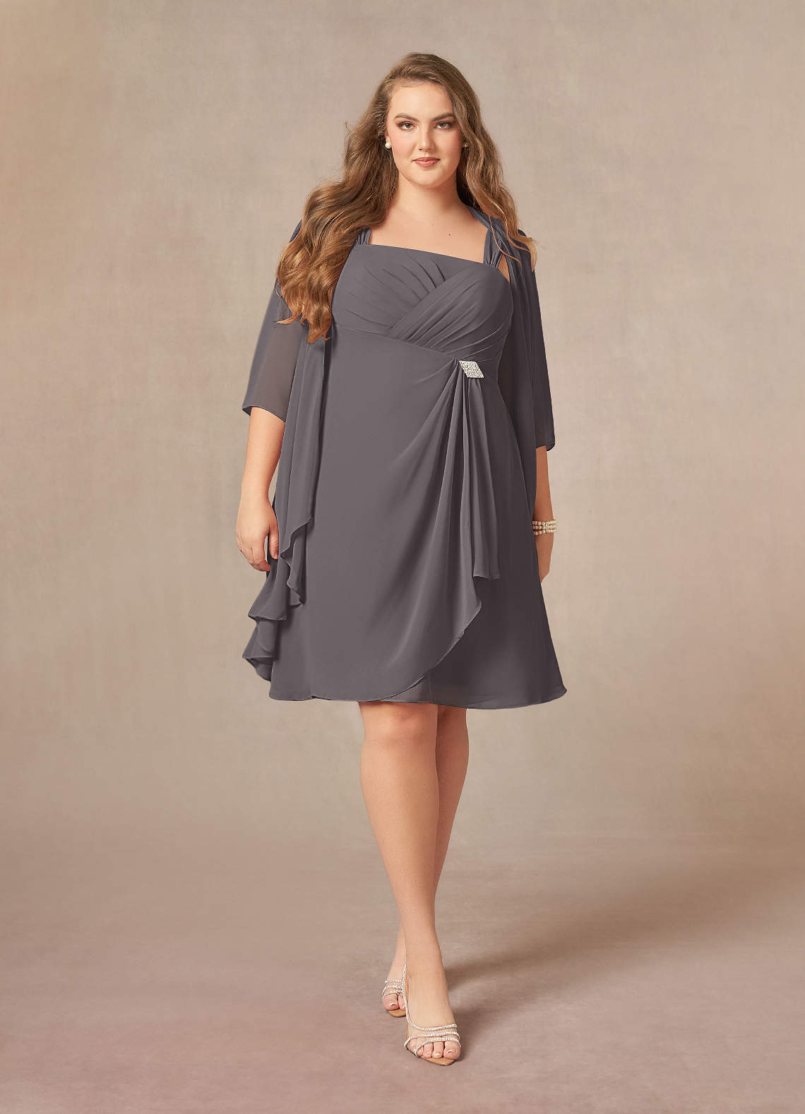 Azazie Olivia Mère de la mariée Robes Robe Trapèze en Mousseline de soie Encolure carrée plissée Gris Acier image1
