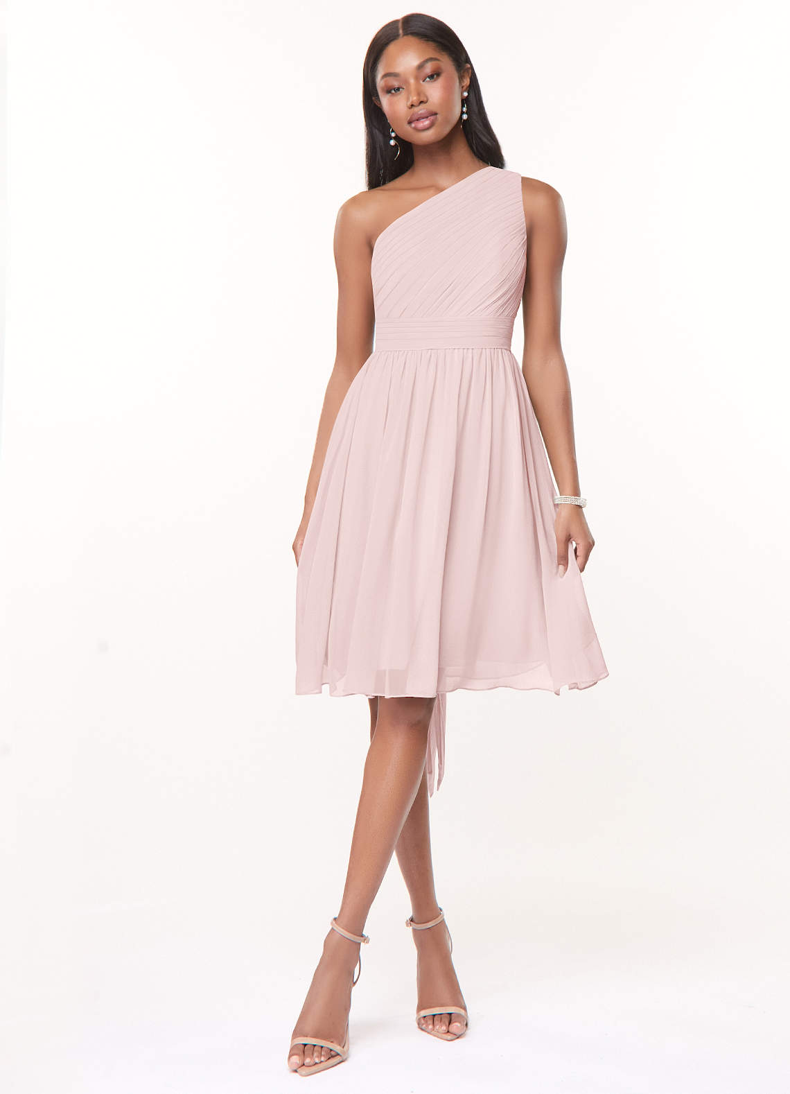 Azazie Katrina Robes de demoiselle d'honneur Robe Trapèze en Mousseline de soie Ue épaule Rose Pâle image1