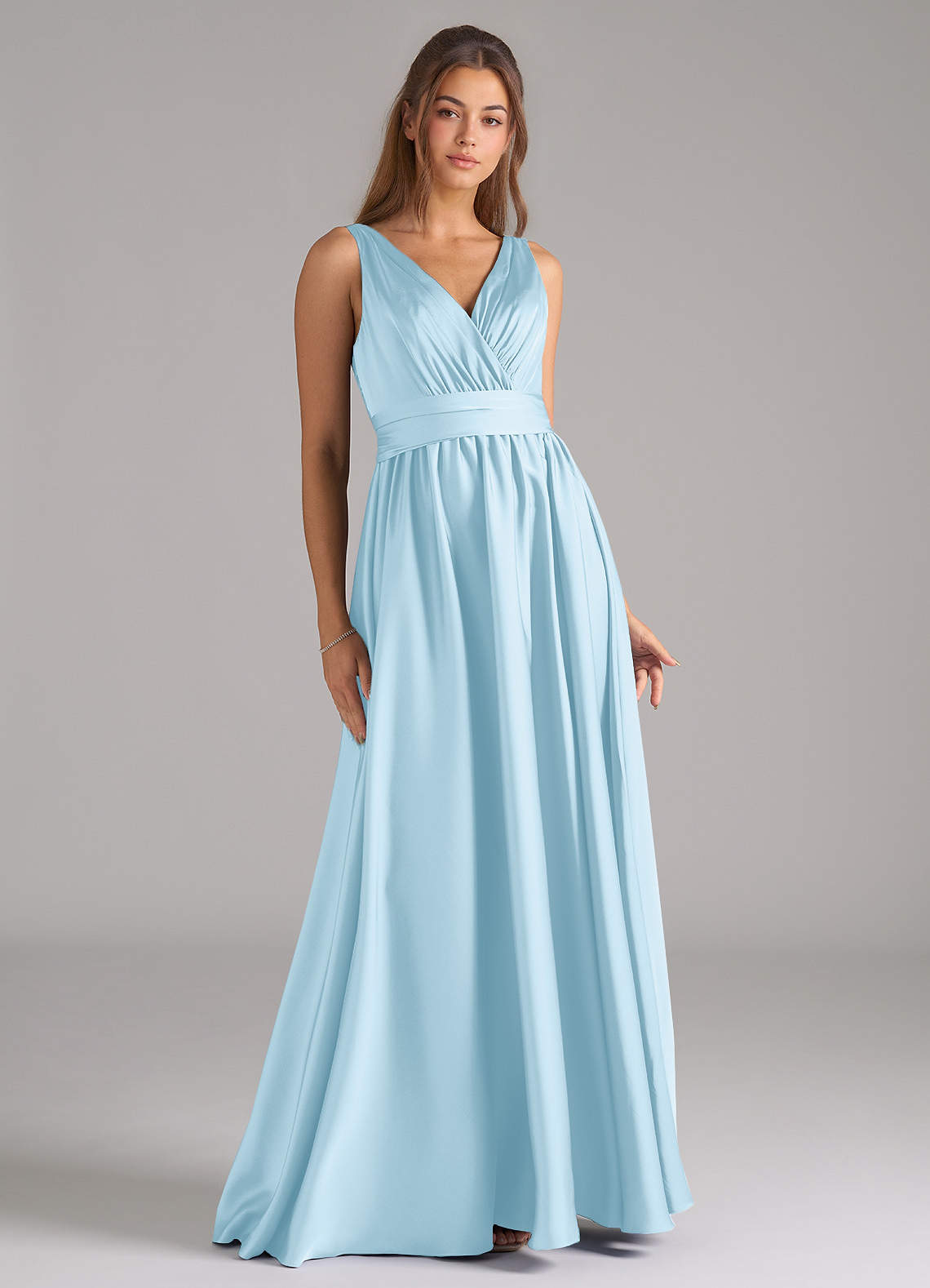 Azazie Kora Vestidos de damas de honor Vestido de Azul Cielo de Satén Elástico de Corte en A con Plisado image1