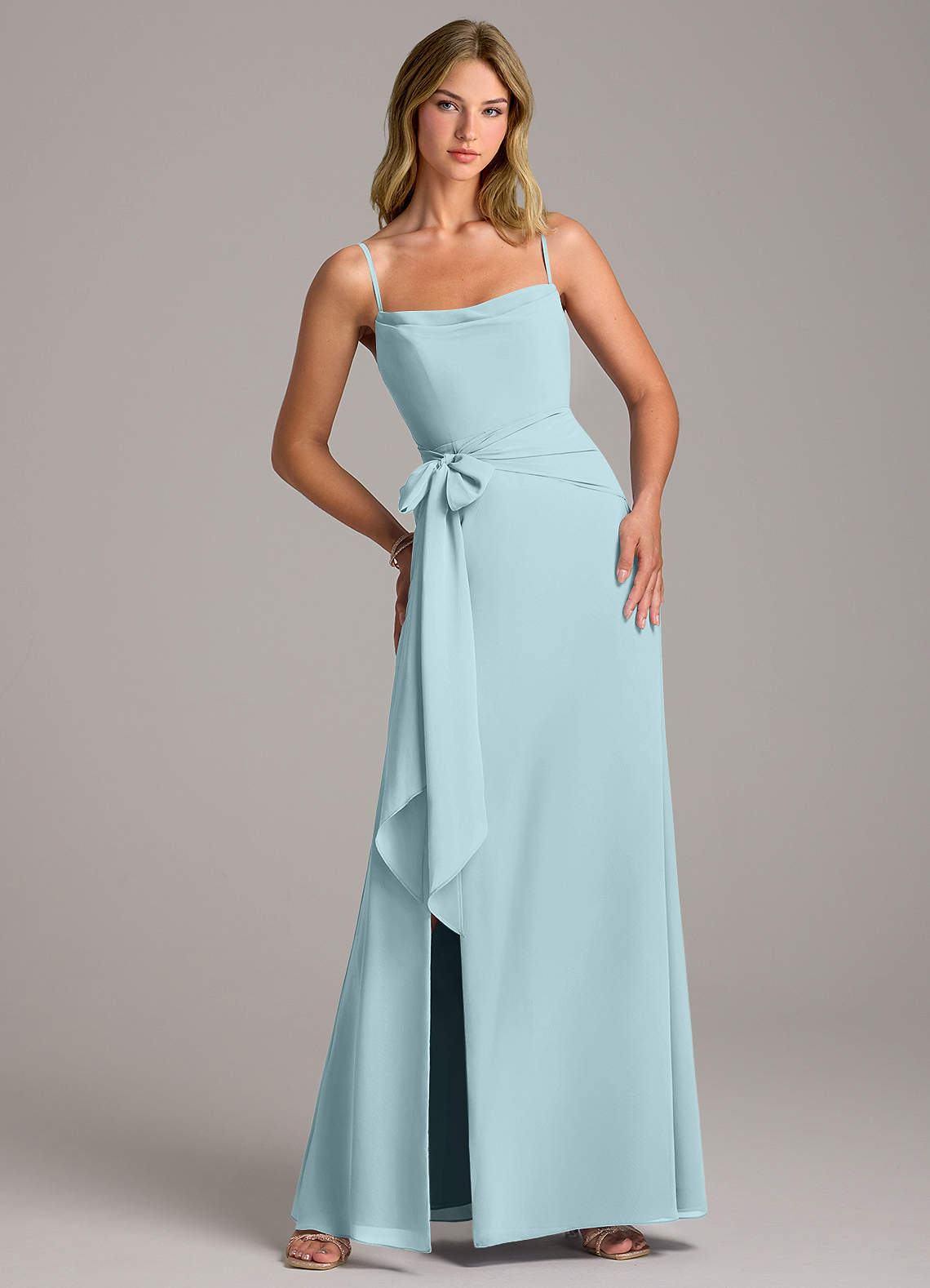 Azazie Tahlia Robes de demoiselle d'honneur Robe Trapèze en Mousseline de soie avec ceinture Verre De Mer image1