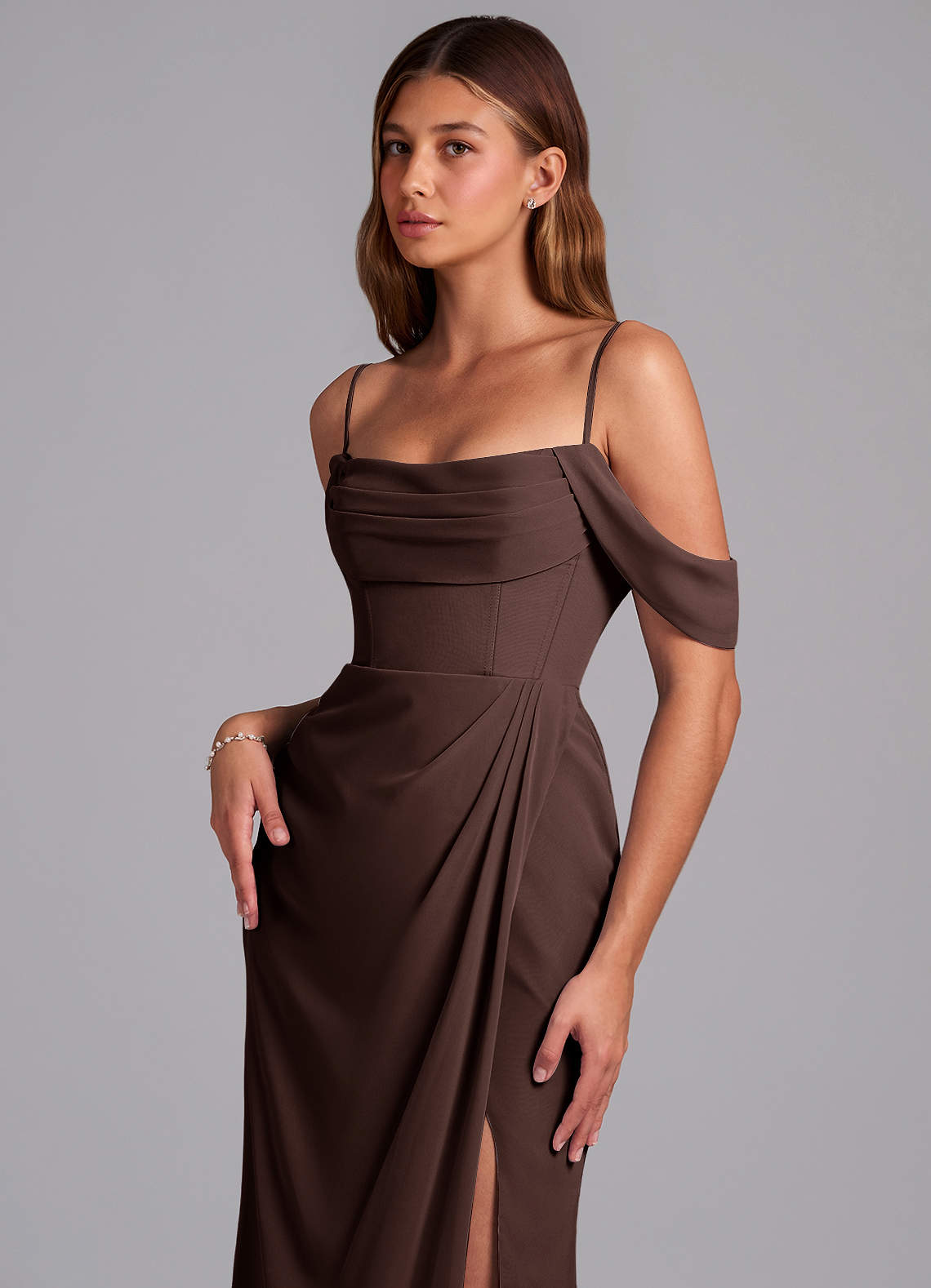 Azazie Johana Jurken voor bruidsmeisjes Converteerbaar Jurk van Chiffon met Zeemeermin Off the Shoulder Ganache image4