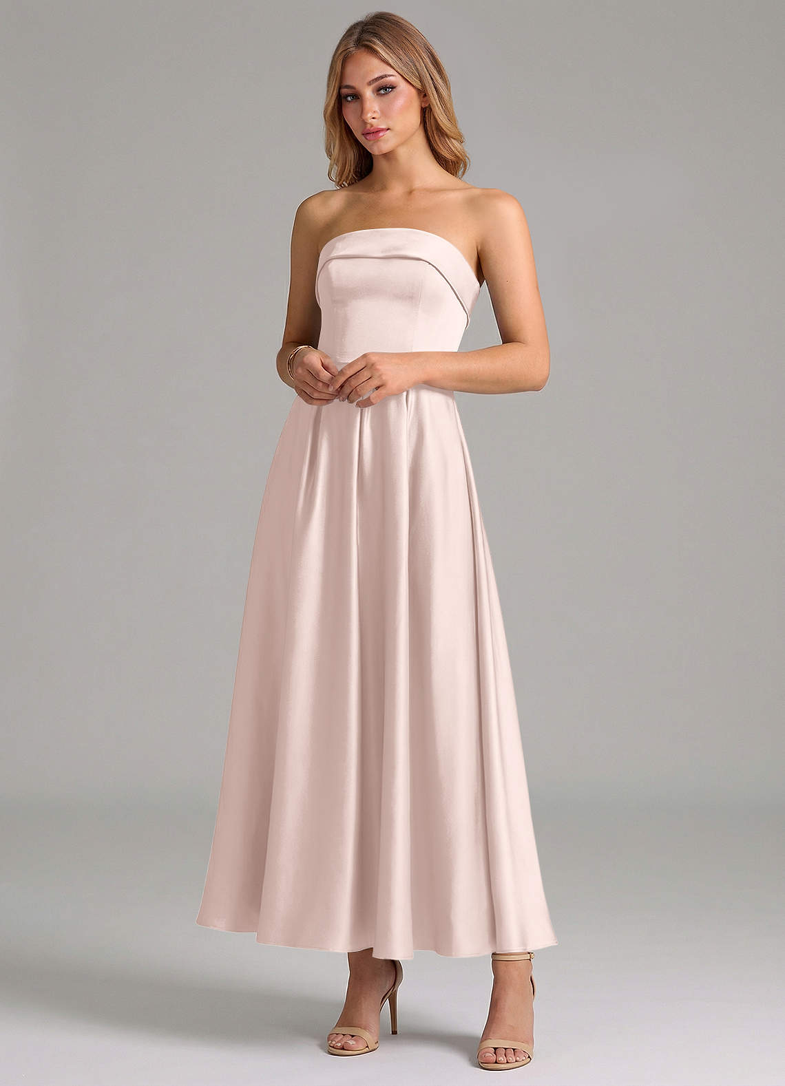 Azazie Lucienne Robes de demoiselle d'honneur Robe Trapèze en Satin extensible Plissée Rose Pâle image3