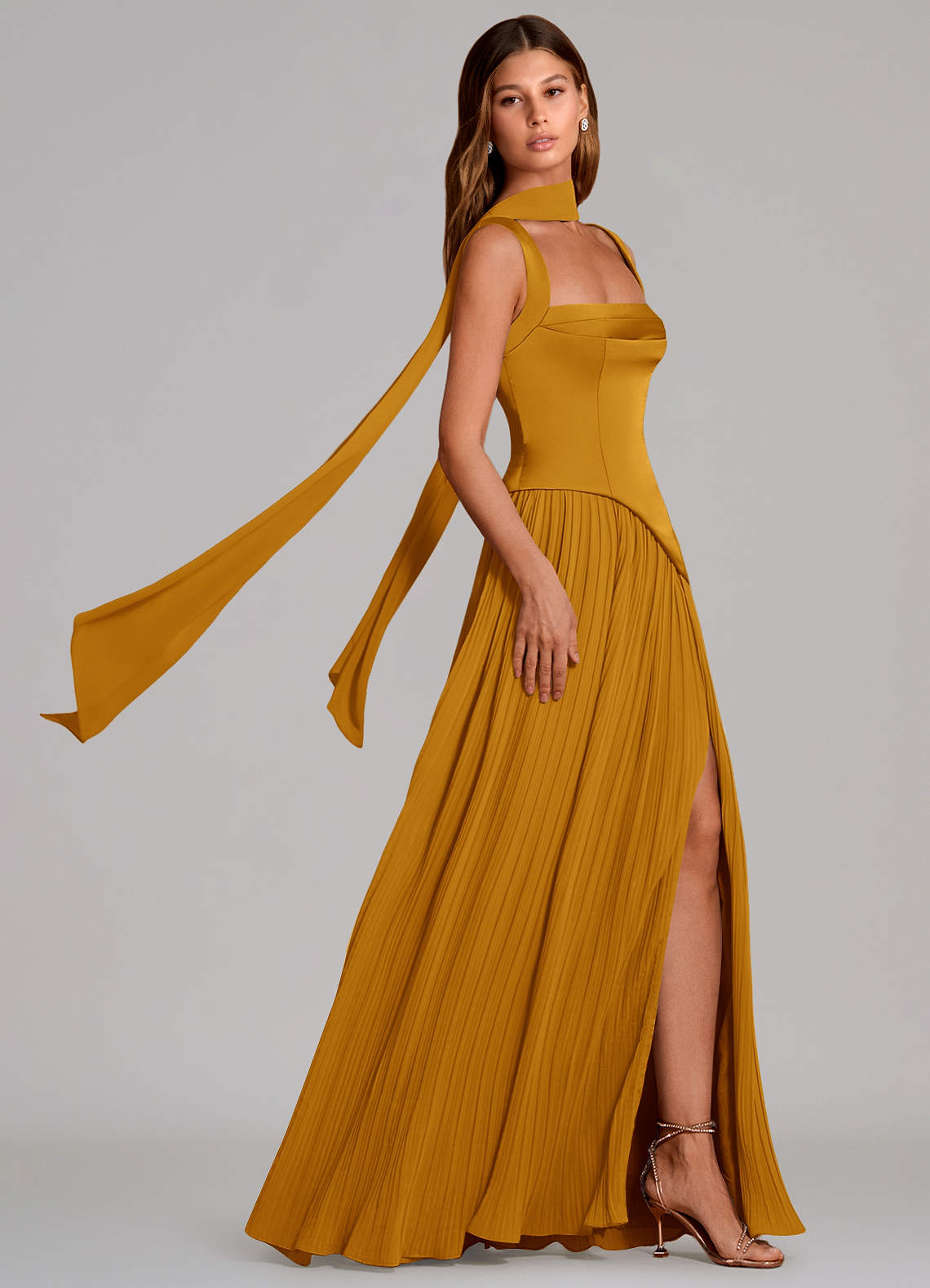 Azazie Stephanie Vestidos de madrinha de casamento Vestido Caramelo de Cetim elástico de Linha A com Plissado image2