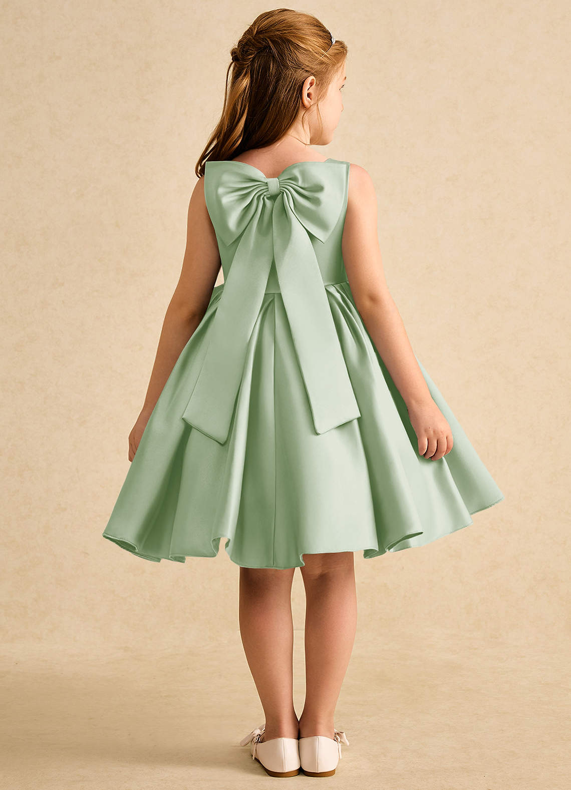 Azazie Jessie Robe Demoiselle D'honneur Fillette Robe Trapèze en Mat Satiné Arc Vert Sauge image1