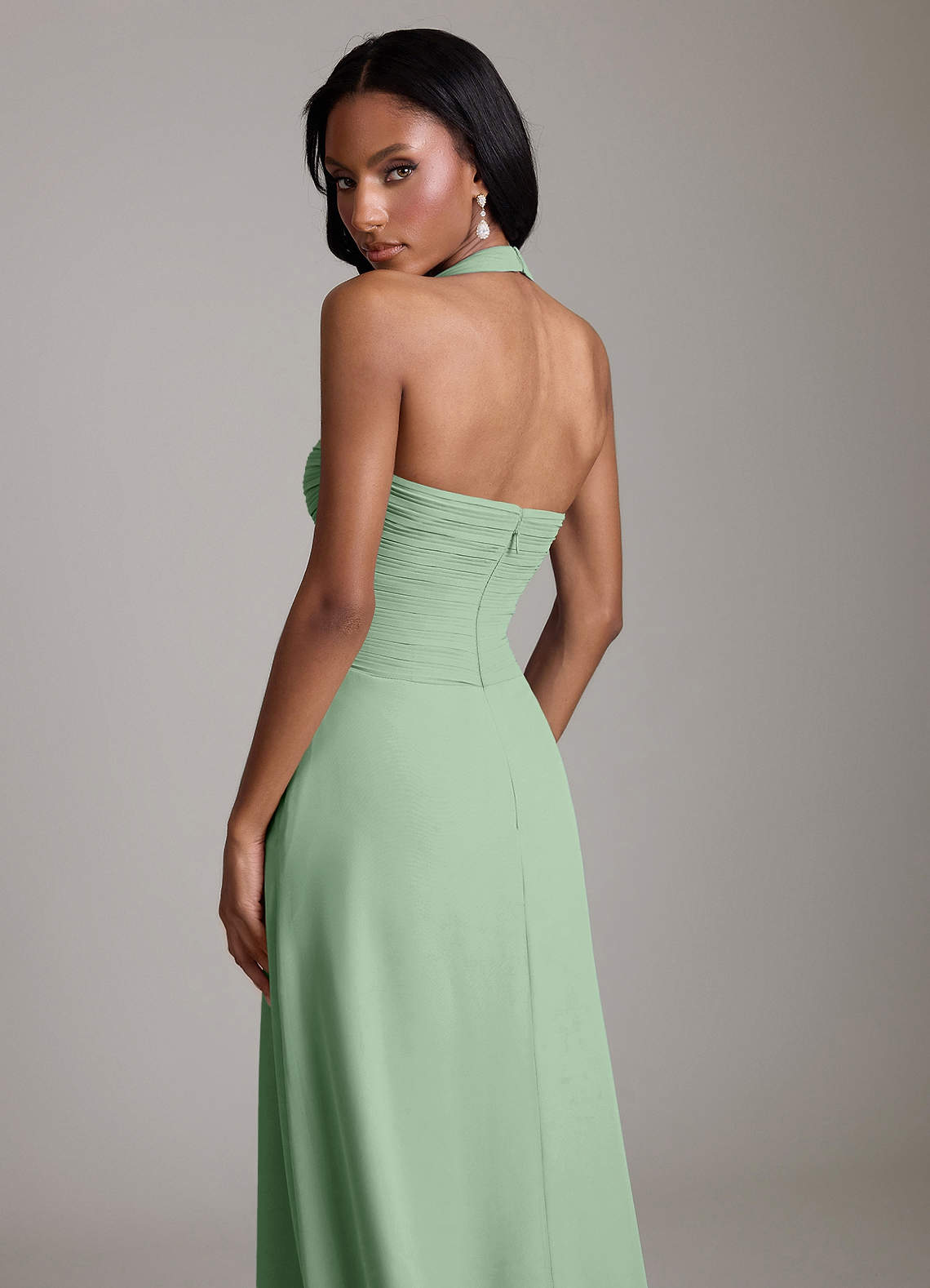 Azazie Clarisa Vestidos de damas de honor Vestido de Matcha de Gasa de Corte en A con Plisado image3