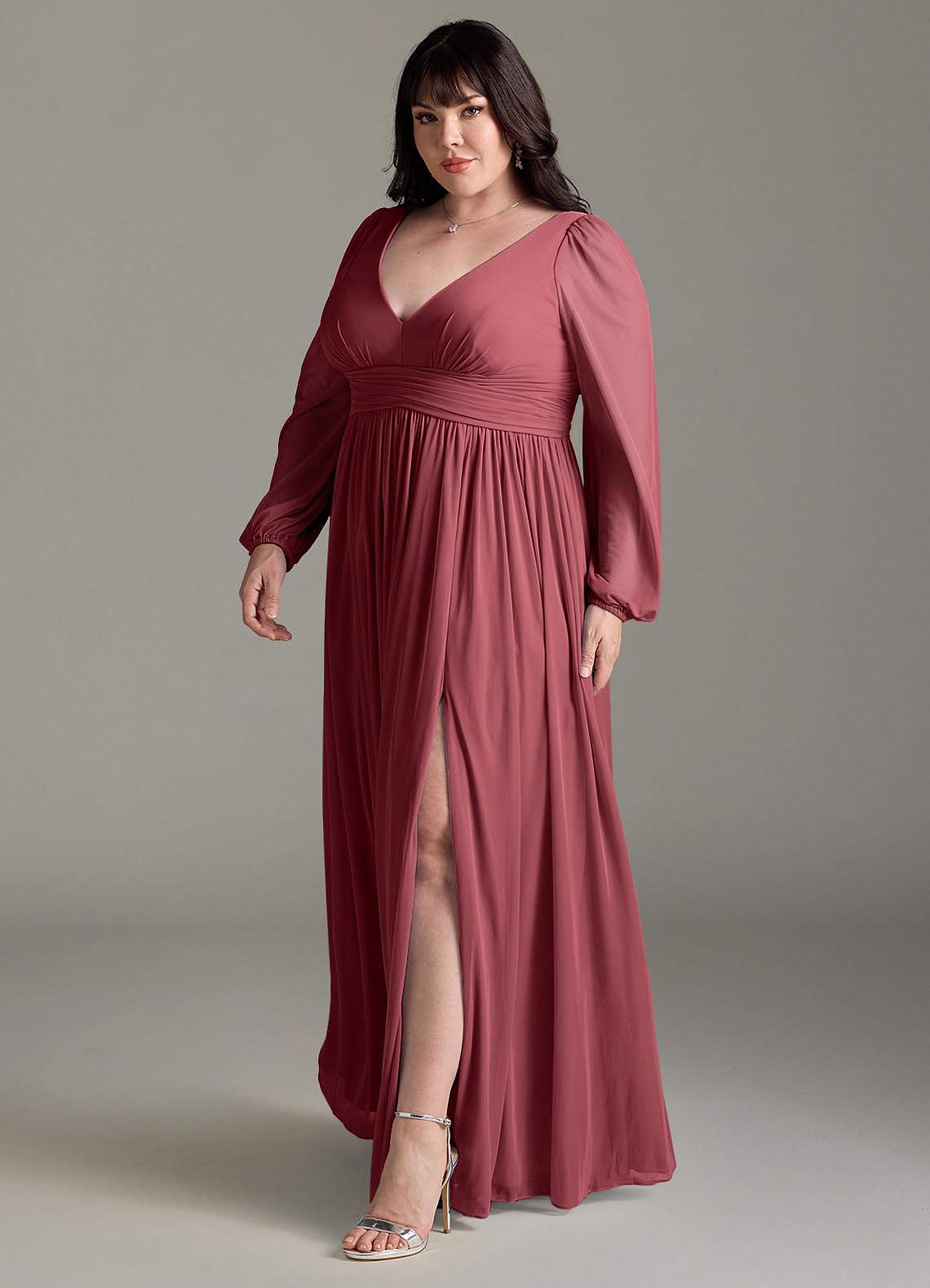 Azazie Norah Vestidos de damas de honor Vestido de Merlot de Gasa de Corte en A con Manga larga con cuello en V image10