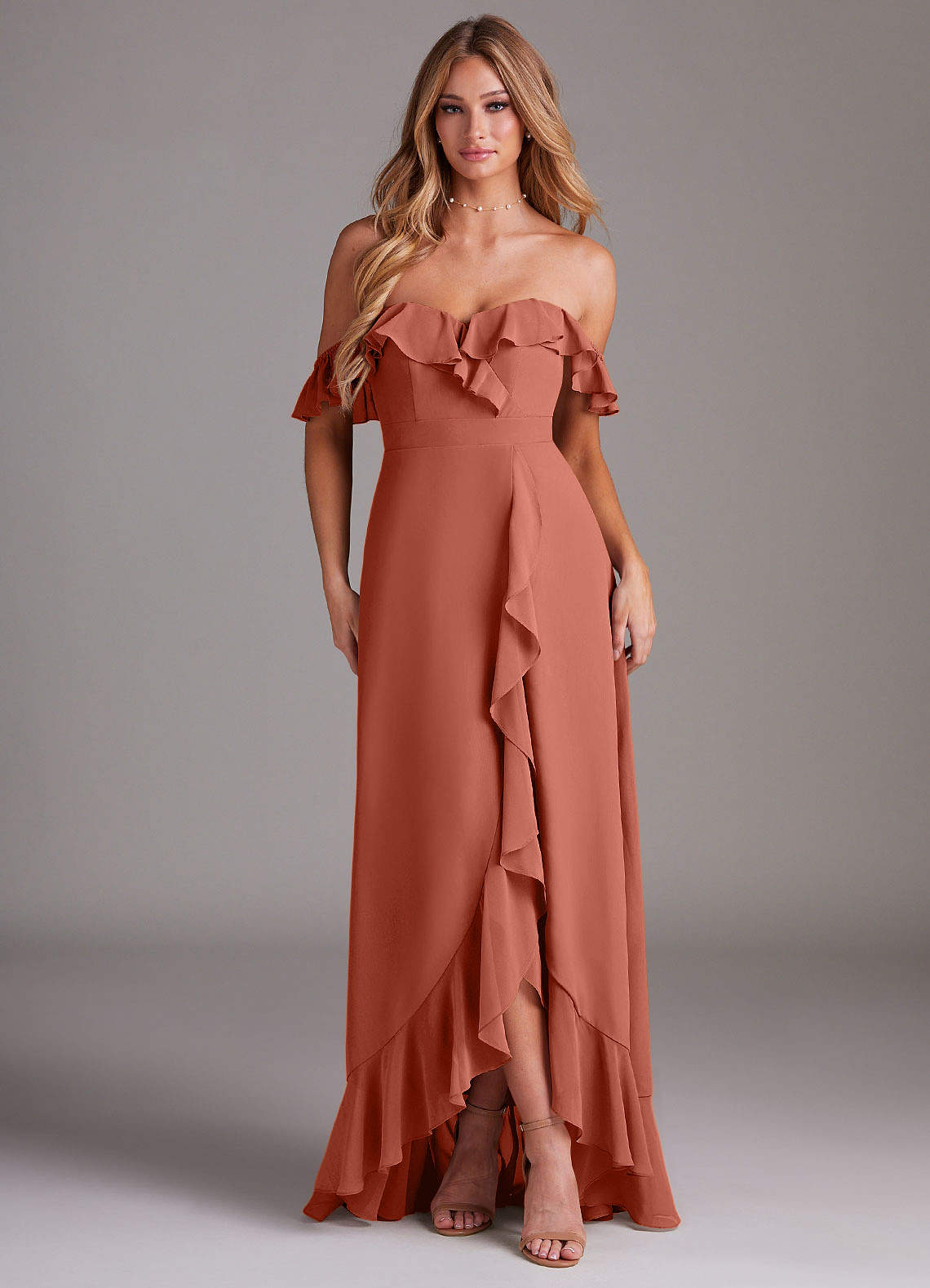 Azazie Lyra Robes de demoiselle d'honneur Robe Trapèze Convertible en Mousseline de soie Argile image1