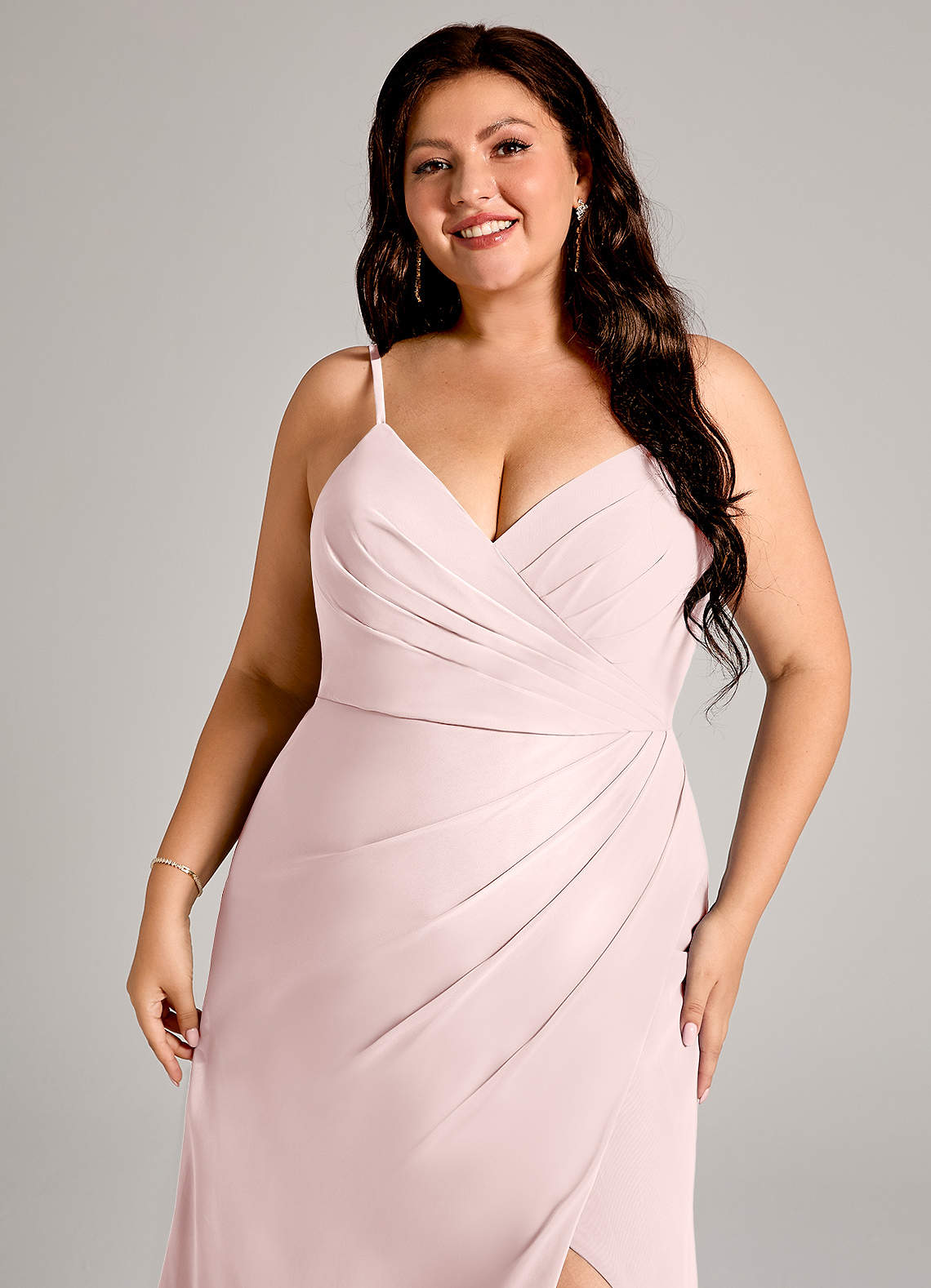 Azazie Maci Brudtärnklänningar Klä av Tubklänning i Chiffong Plisserad Rodnande Rosa image11